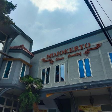 Mojokerto Classic Homestay Exteriör bild