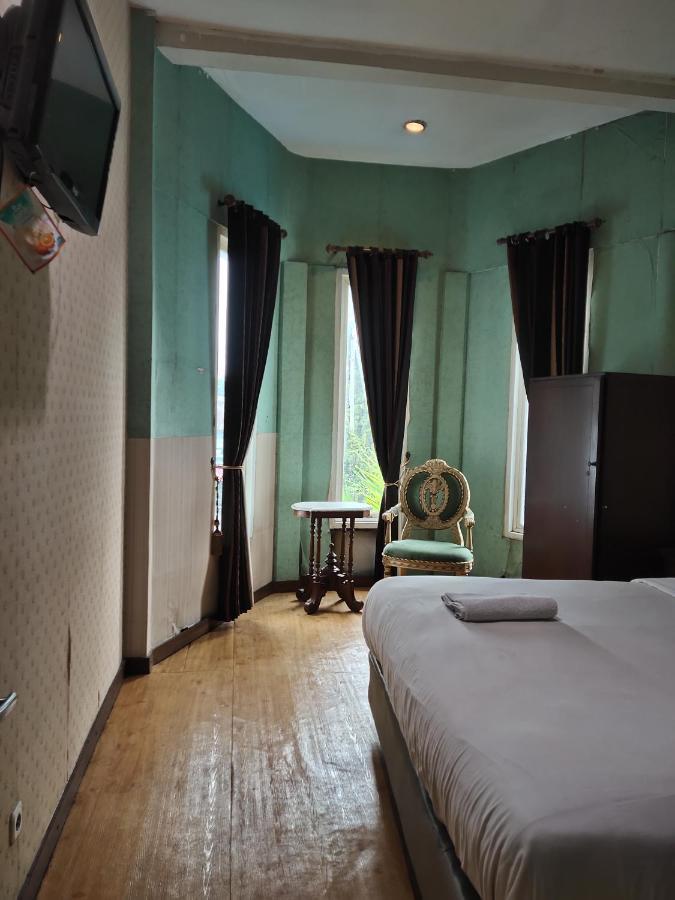Mojokerto Classic Homestay Exteriör bild