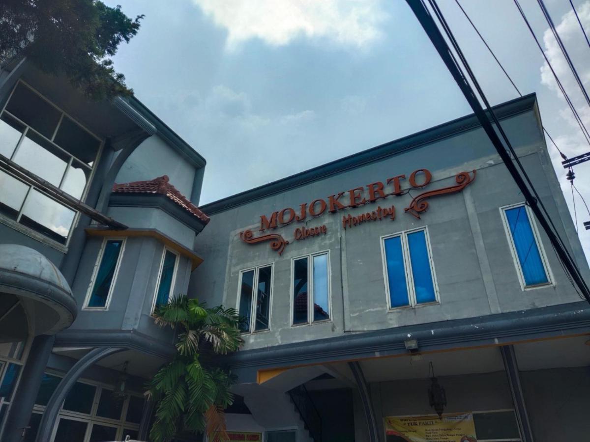 Mojokerto Classic Homestay Exteriör bild