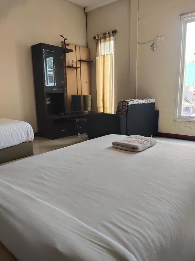 Mojokerto Classic Homestay Exteriör bild