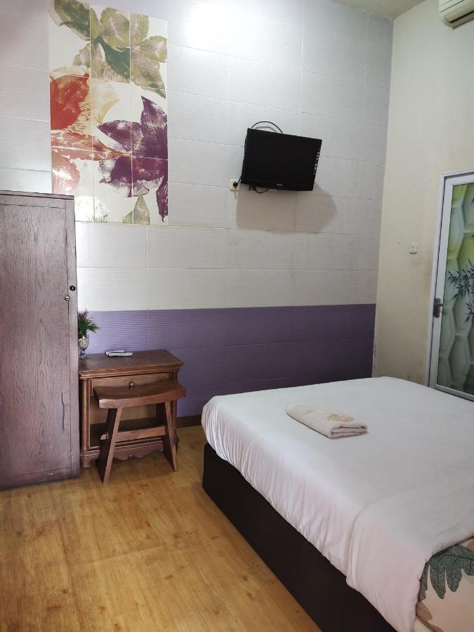 Mojokerto Classic Homestay Exteriör bild