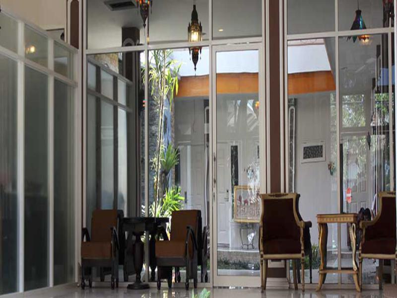 Mojokerto Classic Homestay Exteriör bild