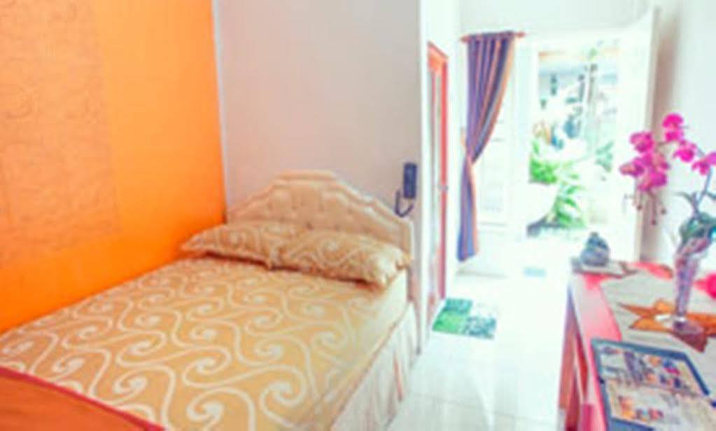 Mojokerto Classic Homestay Exteriör bild